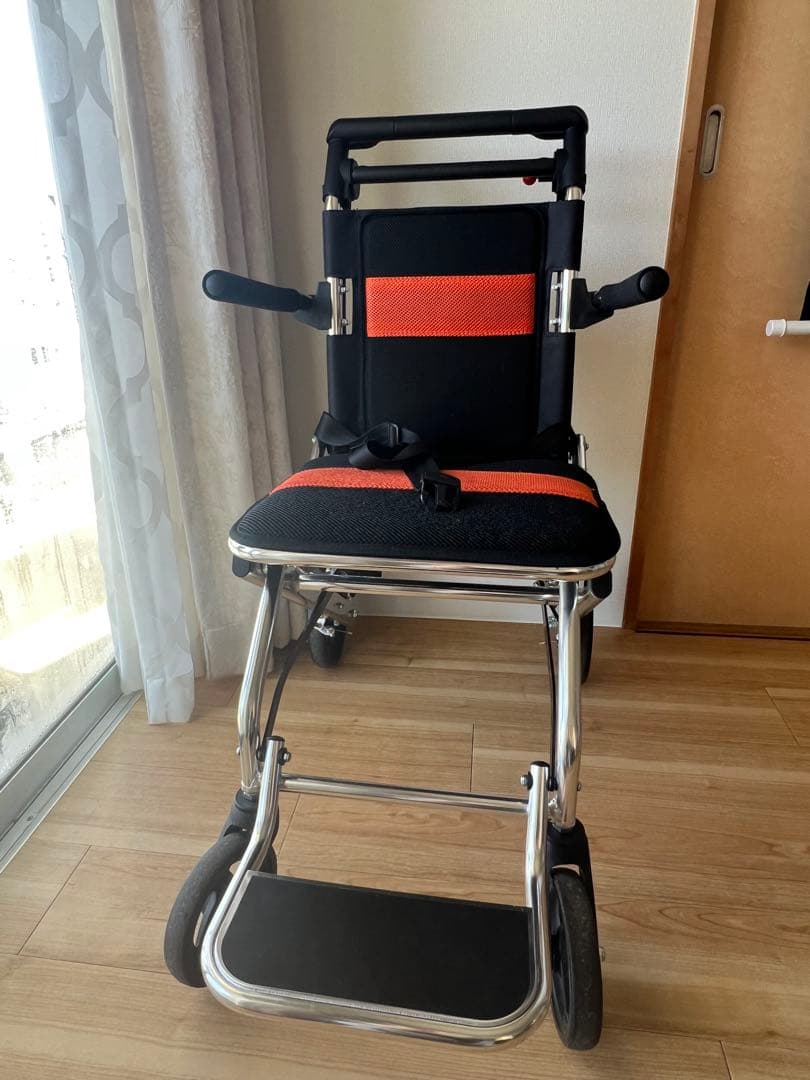 RAKU 折りたたみ 持ち運び易い 介助用車椅子