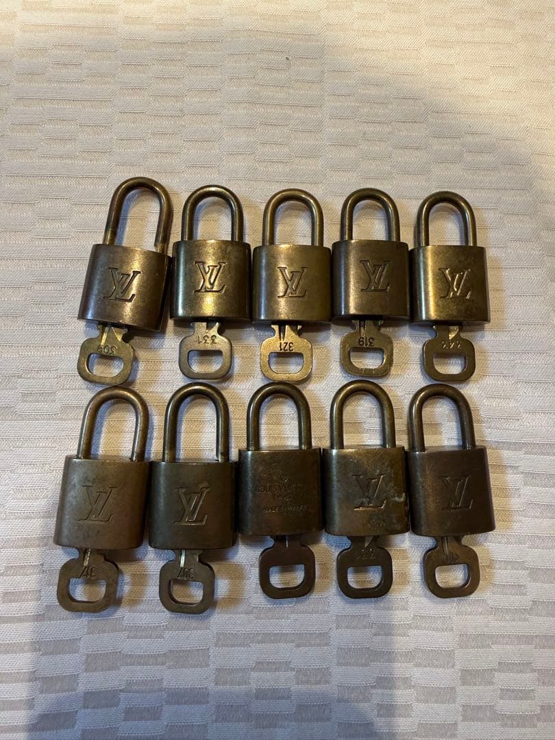 ルイ・ヴィトン 南京錠 10個セット 楽天市場】10点セット ルイ ヴィトン 旧型 カデナ パドロック 南京錠