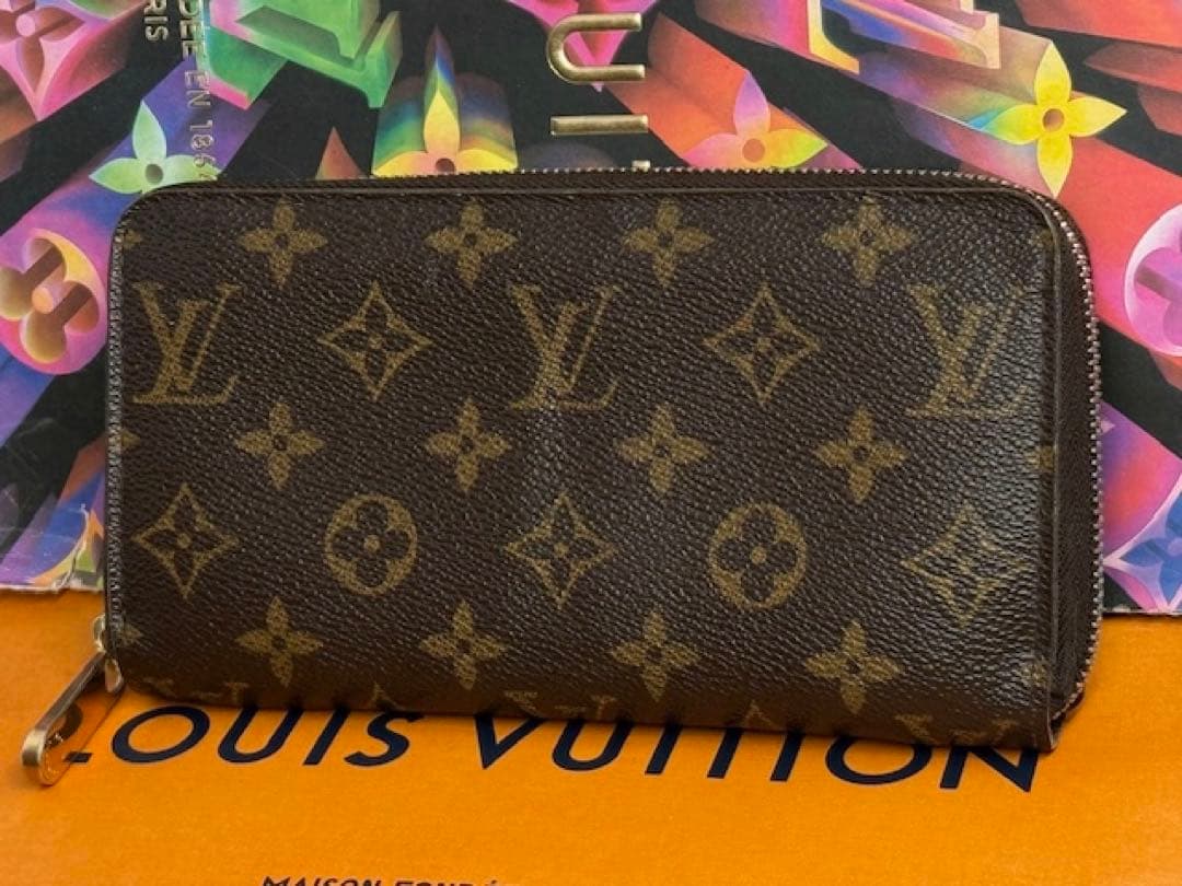 LOUIS VUITTONルイヴィトン　モノグラム　ジッピーウォレット　長財布