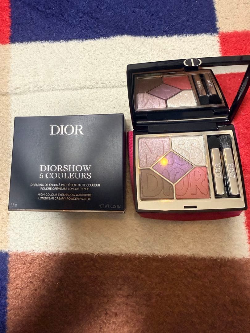 Dior サンククルール850デアリング ライラック アイシャドウパレット Diorのアイシャドウ ディオールショウ サンク クルール他、1商品を使っ