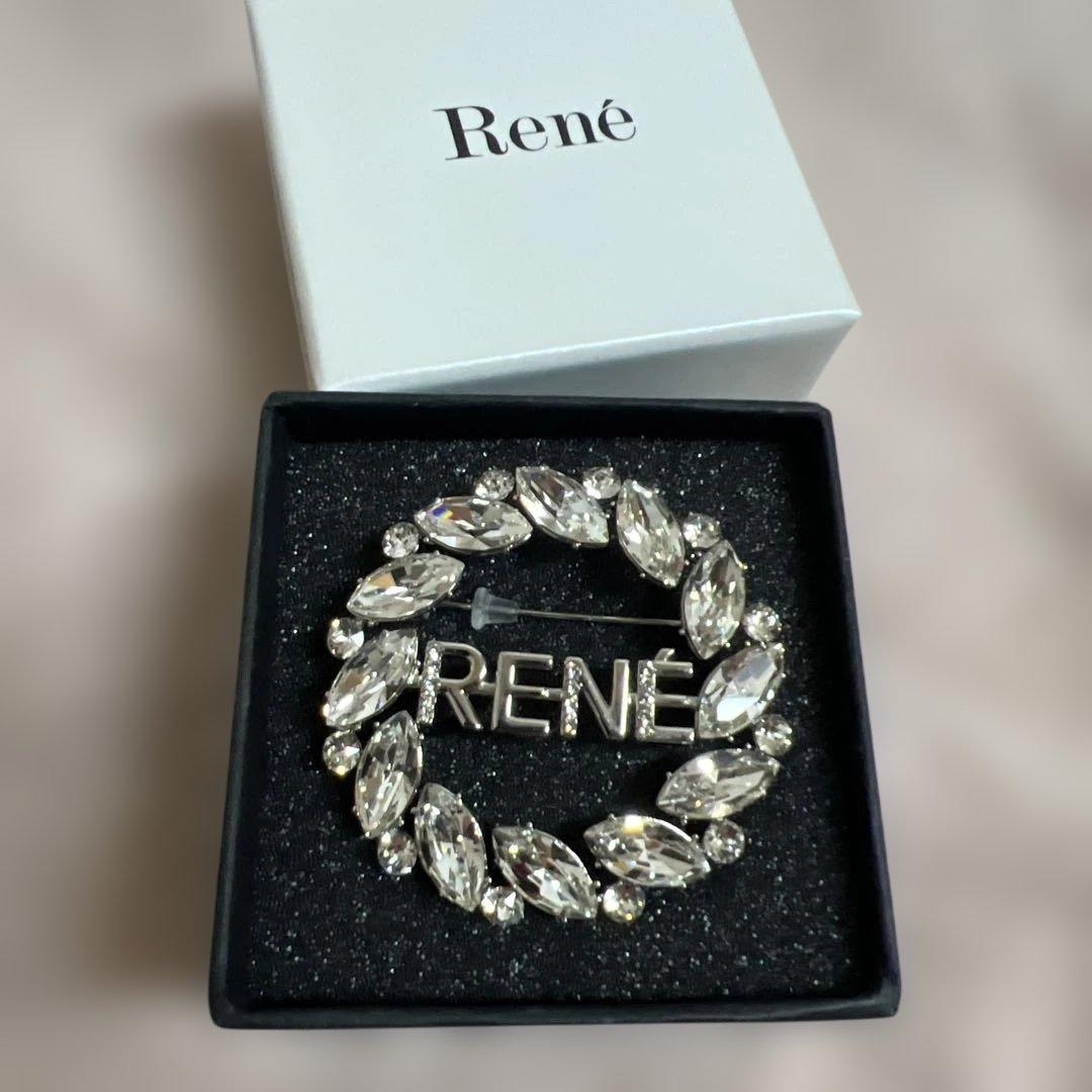 新品未使用　Rene ブローチ