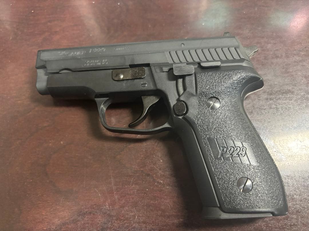 タナカ　シグ　SIG P229 ブローバックガスガン　中古(ガス漏れ有り)