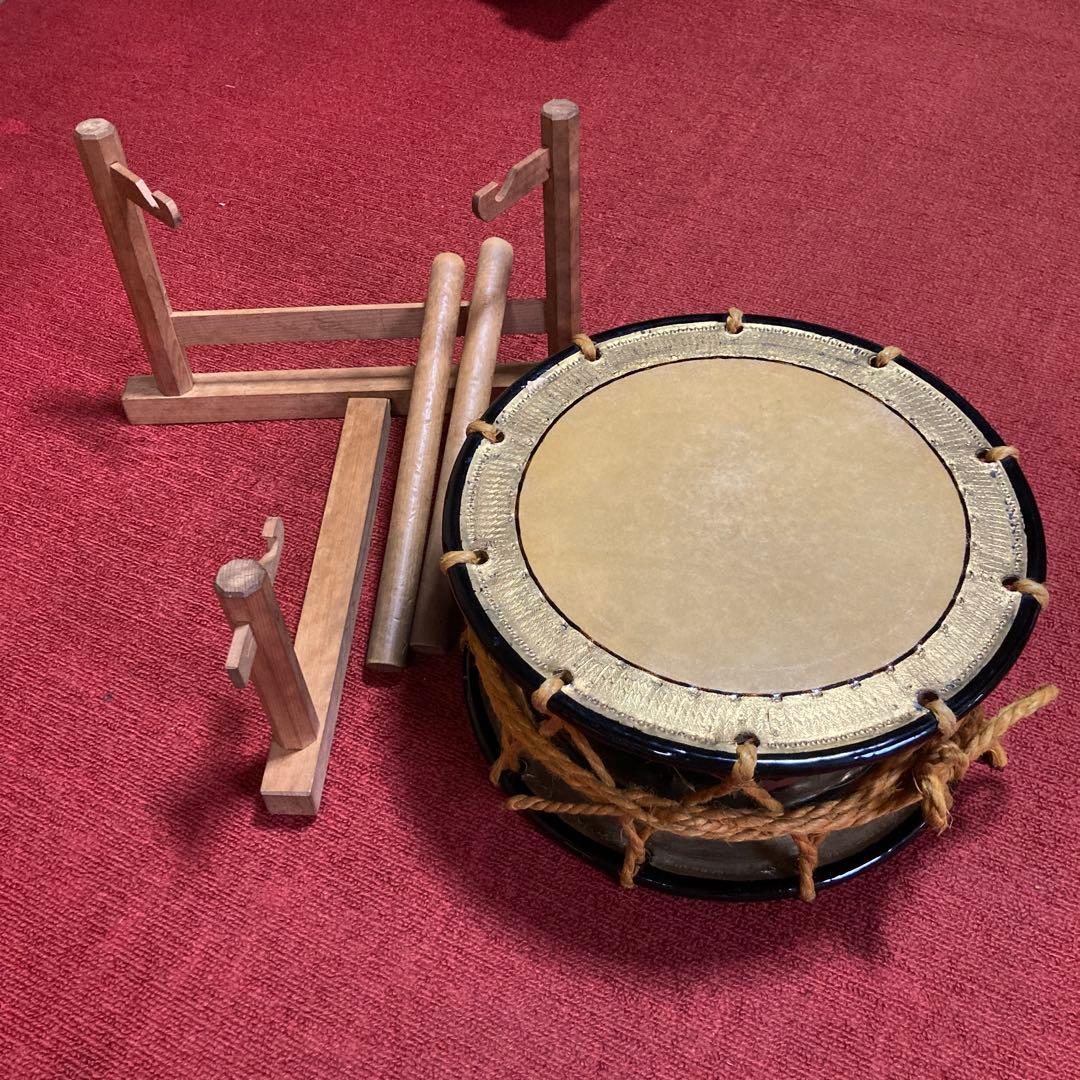 和太鼓 直径約35cm 太鼓の台、バチ、収納袋付き