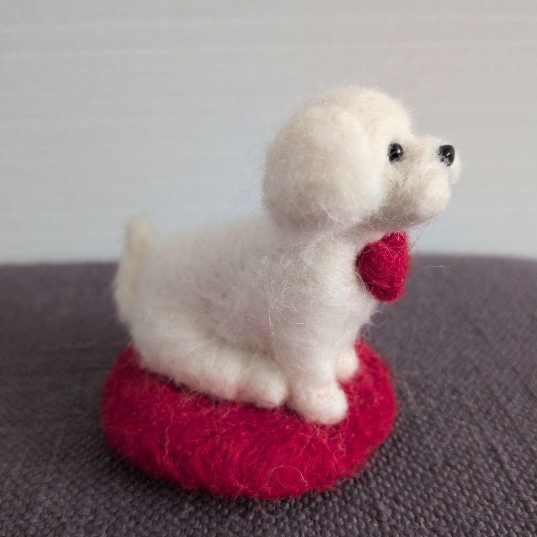 羊毛フェルト マルチーズ ハート付き - メルカリ