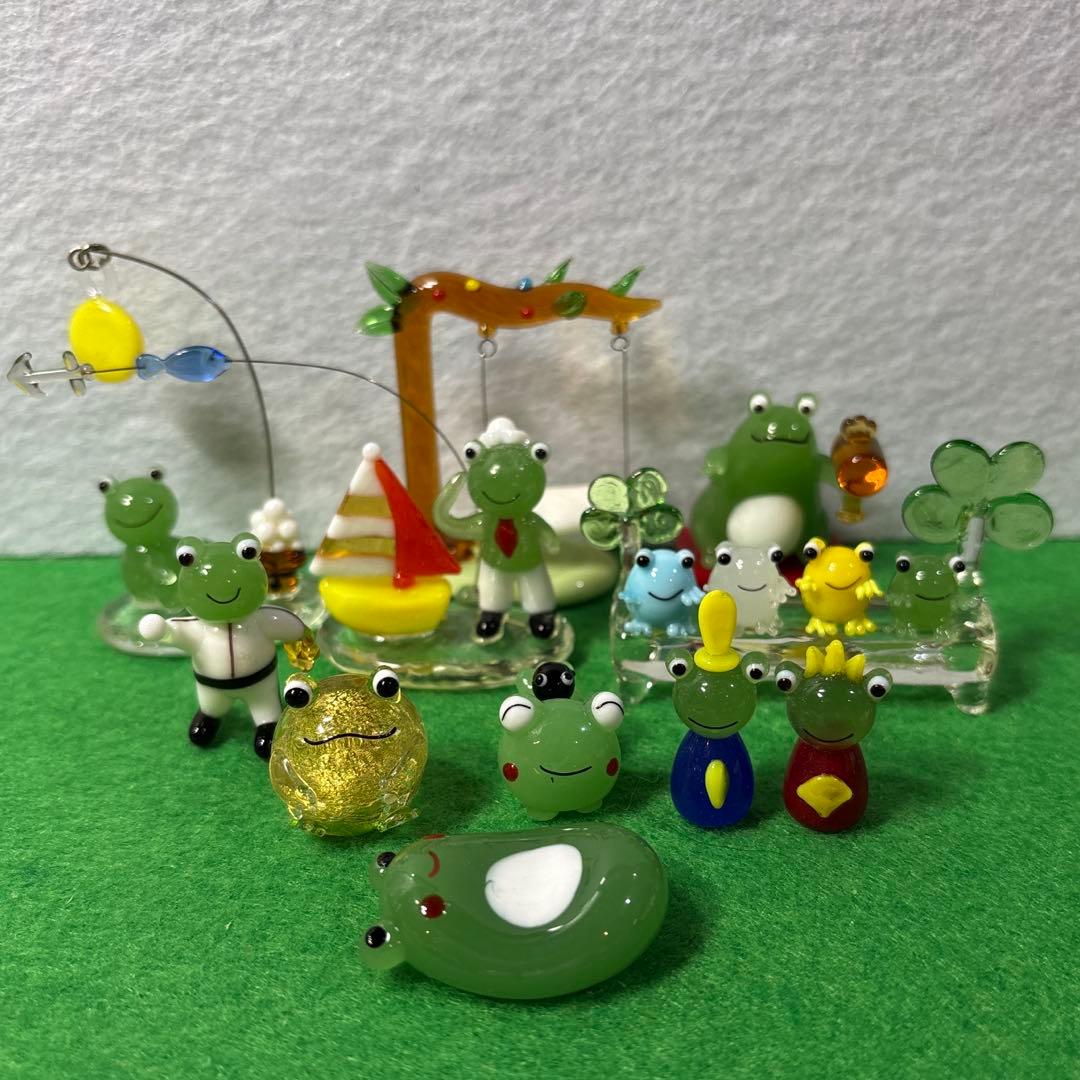 かえる　ガラス細工　ミニチュア カエルグッズ ガラス細工 ミニチュア 置物 かわいい 花カエル L ビブロ