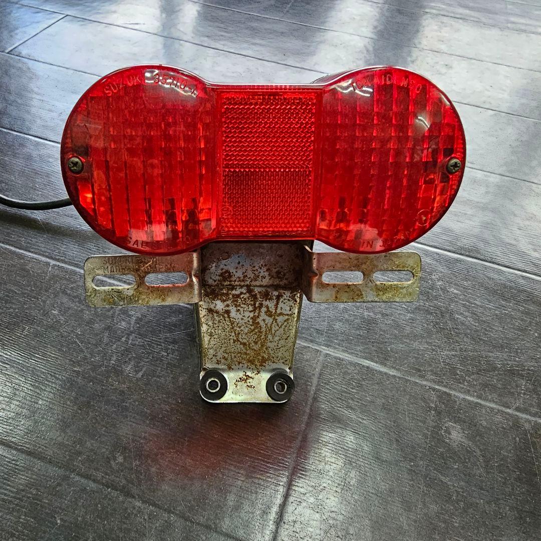 GT380 テールランプ 土台つき - メルカリ