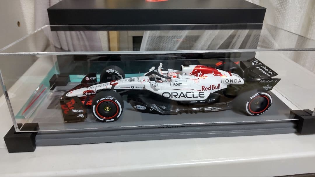 スパーク 1/18 レッドブル RB21 日本GP フェルスタッペン Spark - 1:18 Red Bull Racing RB21 No.1 Max Verstappen Winner