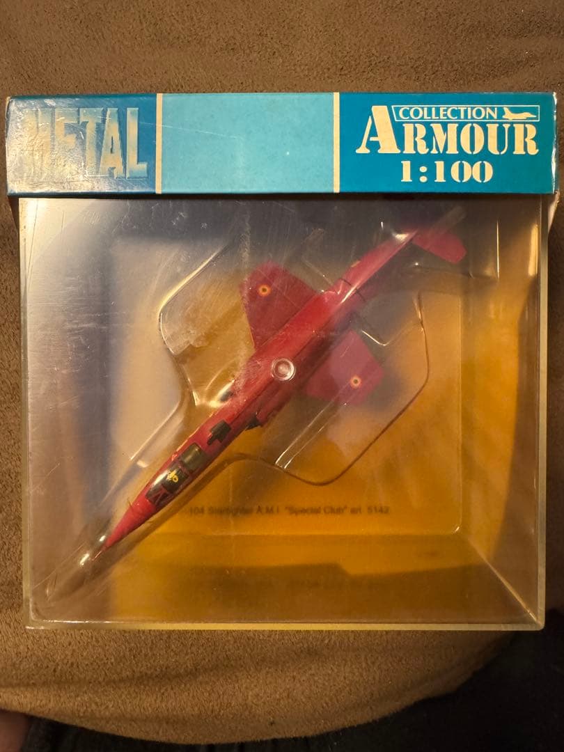 フェラーリ カラー　イタリア空軍戦闘機F104 フェラーリ・スクーデリア・スターファイターのこと、もう知ってた