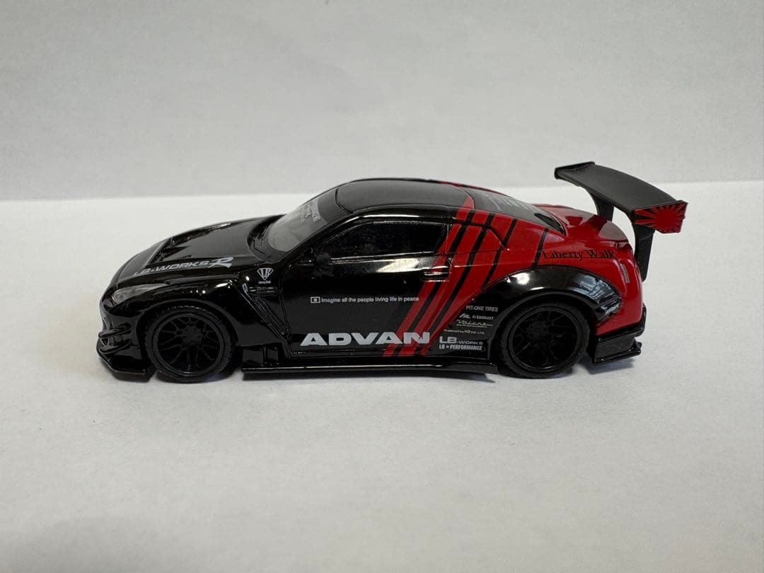 MINIGT 1/64 LB☆WORKS Nissan GT-R Advan