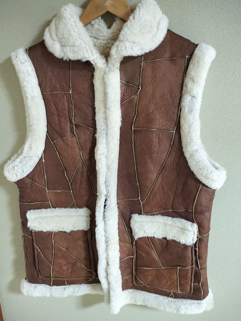 ブラウン ムートンレザーパッチワークベスト 裏地シープスキン1枚革