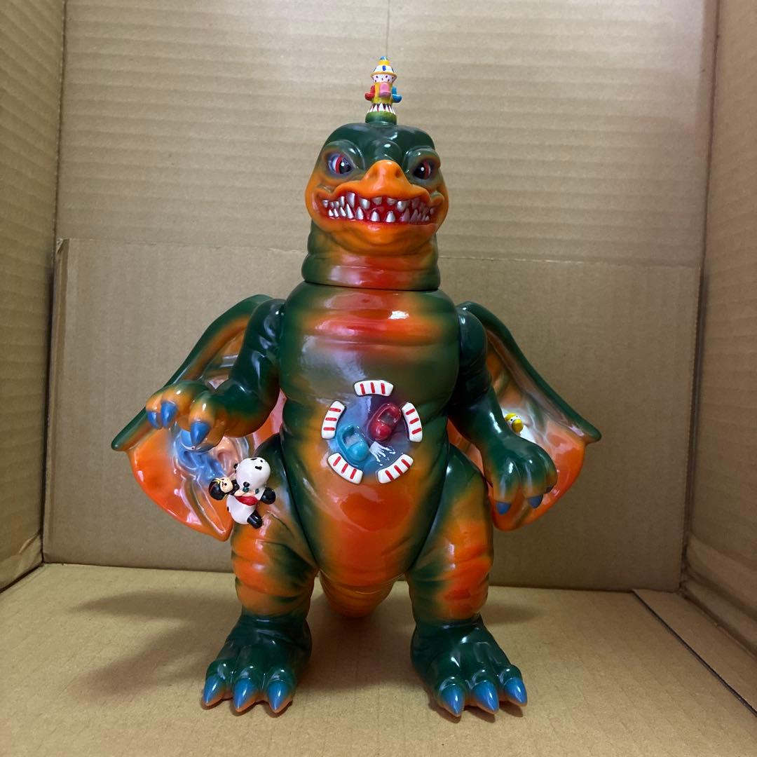 kaminaritoy 遊園地怪獣　ソフビ ウルトラ怪獣ソフビをポップでキュートなカラーにアレンジ！ドン