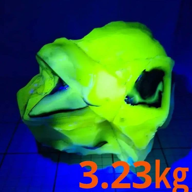 ウランガラス塊　3.23㎏ 魅惑のウランガラスの世界 | 銀の備忘録