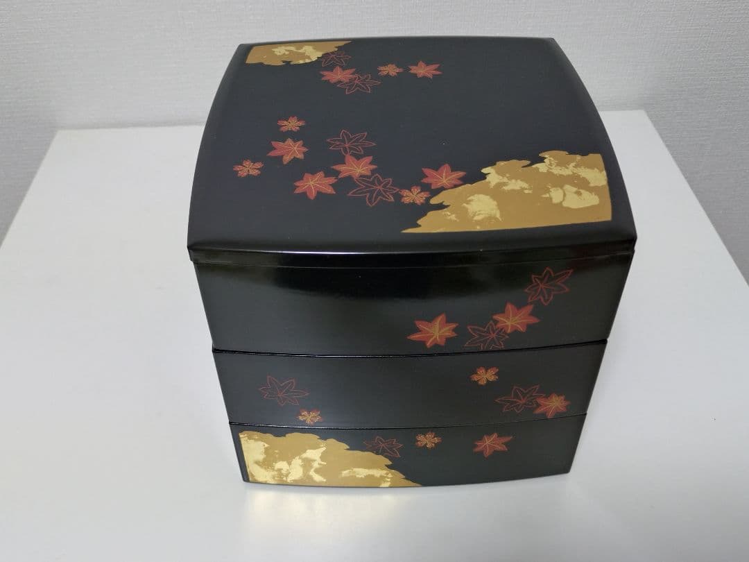 漆器　紅葉柄三段重箱