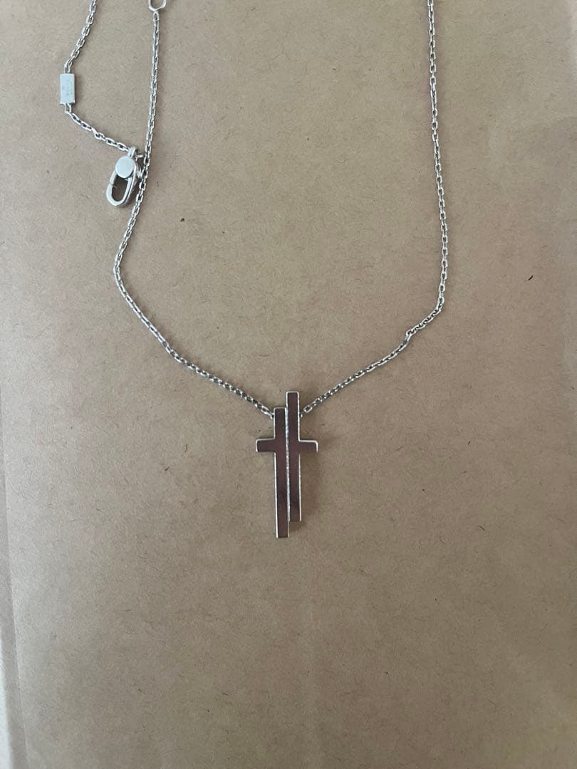GUCCI グッチ クロスネックレス ホワイトゴールド 桜井和寿着用モデル