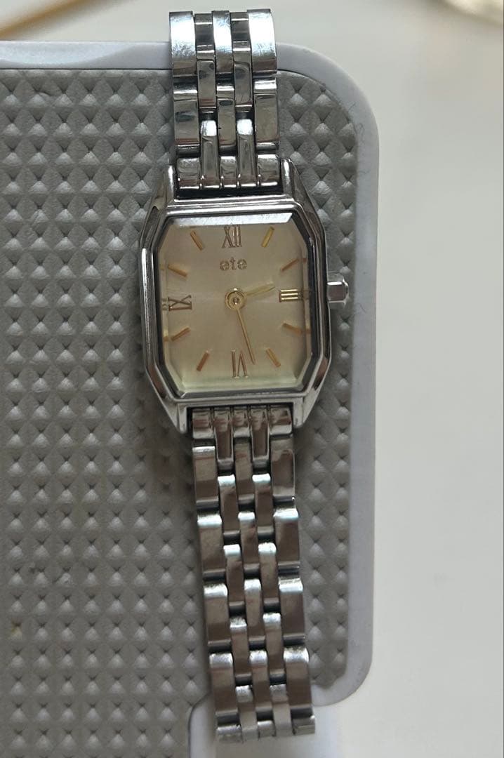 今日だけの限定価格！ete レディース腕時計