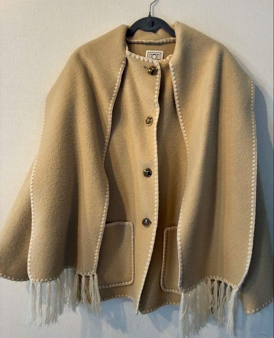 totem スカーフ付き コート ジャケット ウール 洗練スタイル TOTEM 刺繍スカーフ付き ウールコートジャケット (toteme