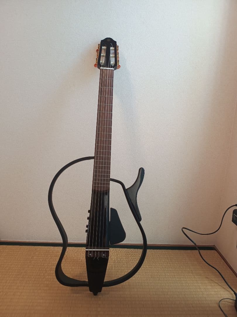 ヤマハ　サイレントギター SLG110N
