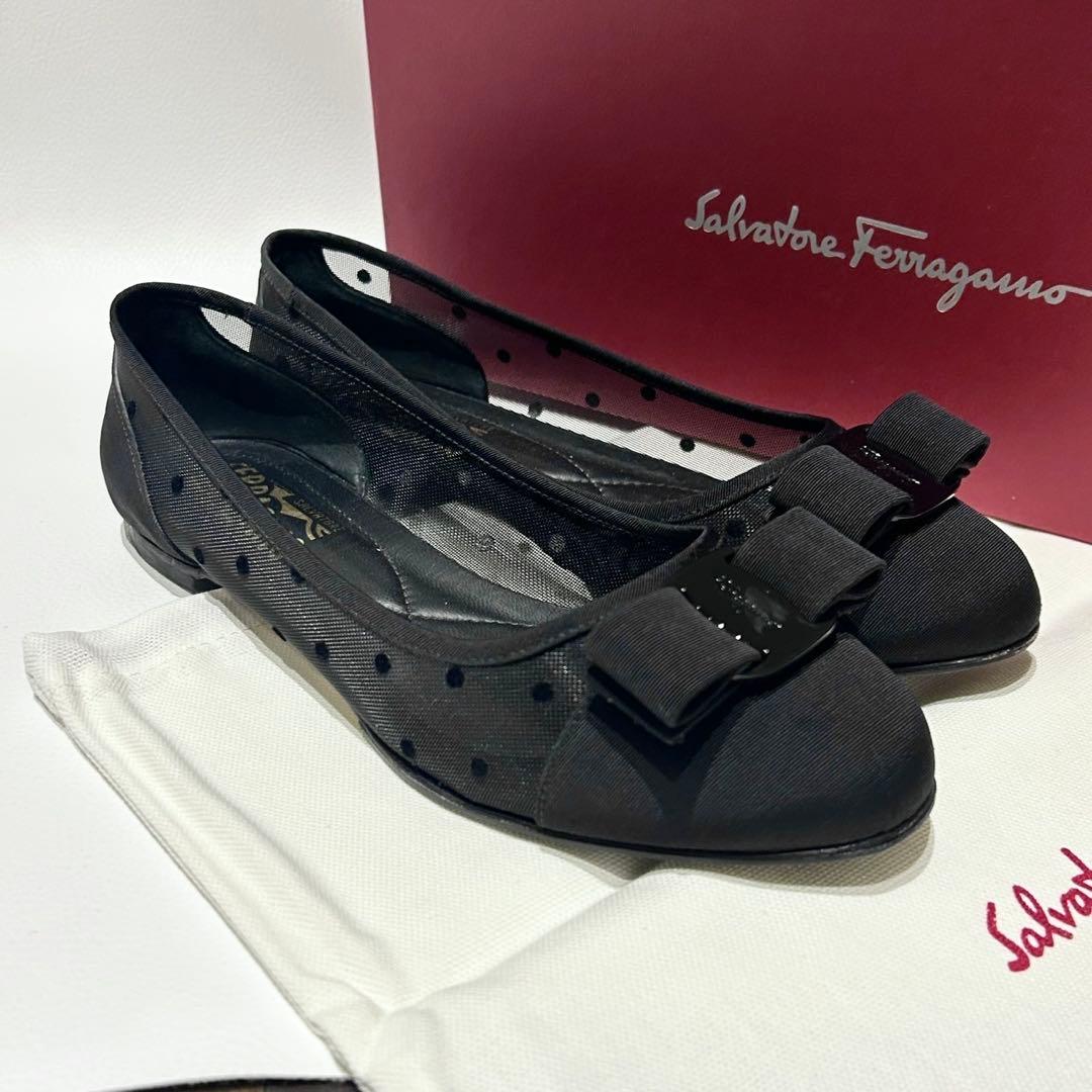 サルヴァトーレフェラガモ ヴァラ ドット フラットシューズ 黒 5.5D