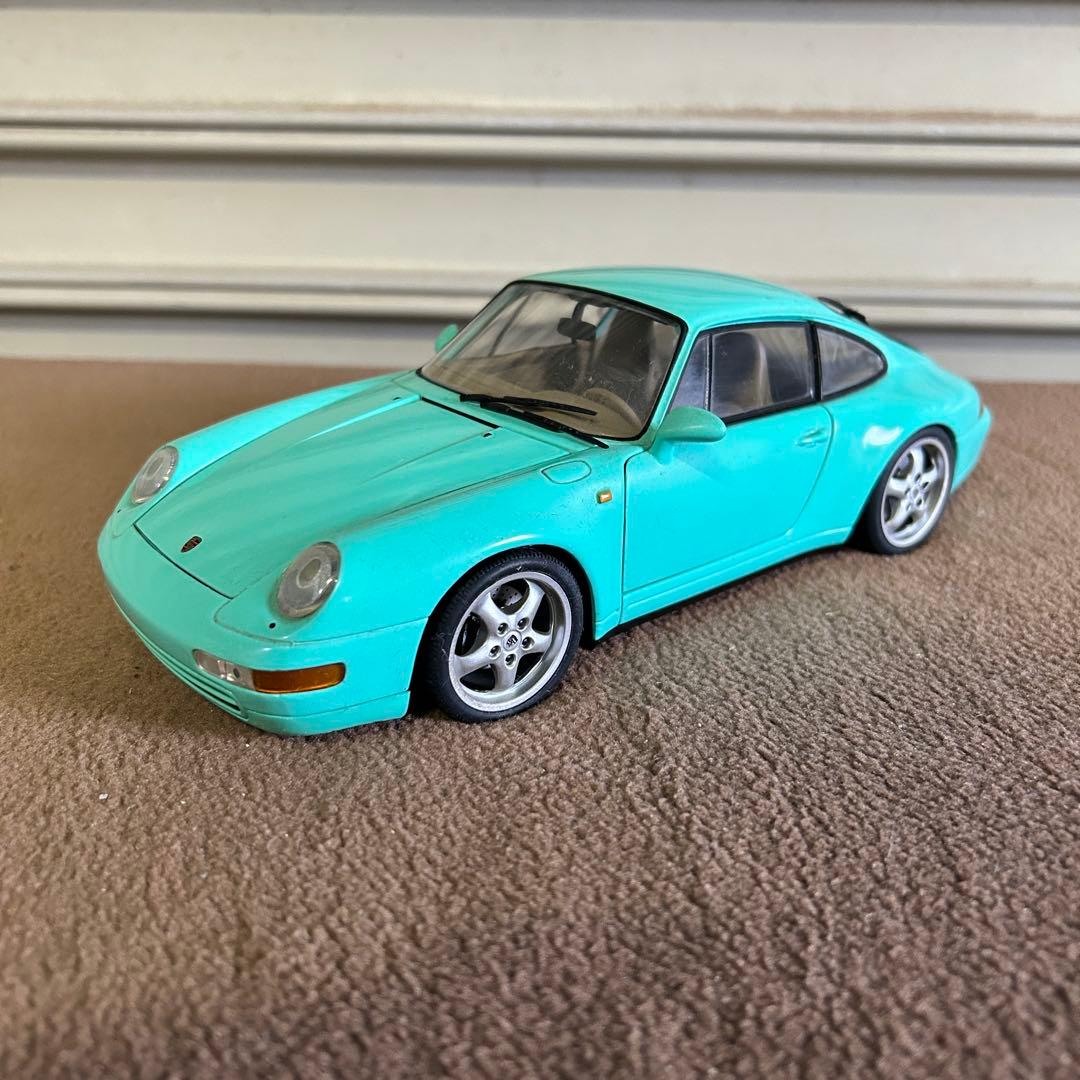 DB8★ミニカー★ UTモデル 1/18 スケール ポルシェ911 カレラ