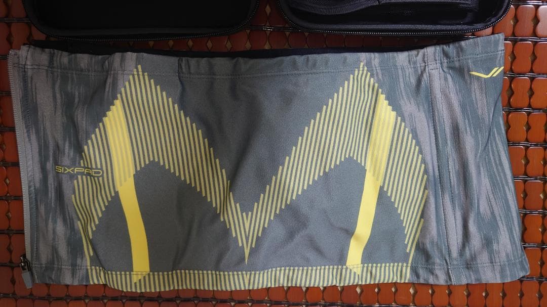 ミ*ナ様 SIXPAD Powersuit Core Belt LL G