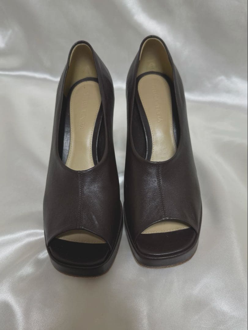 BOTTEGA VENETA◇ダークブラウン オープントゥ ハイヒール ブラウン