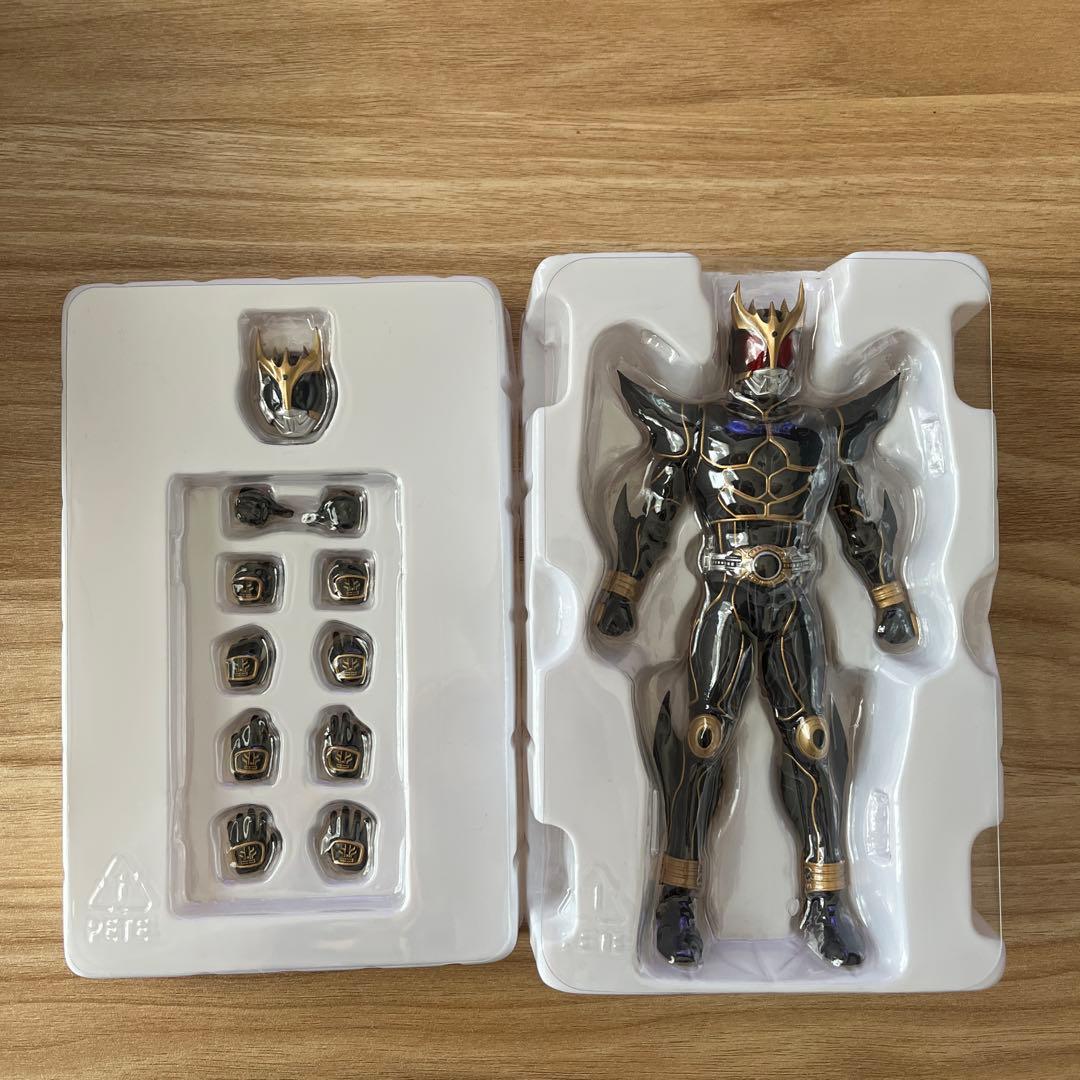 S.H.Figurarts（真骨彫製法）仮面ライダークウガアルティメットフォーム