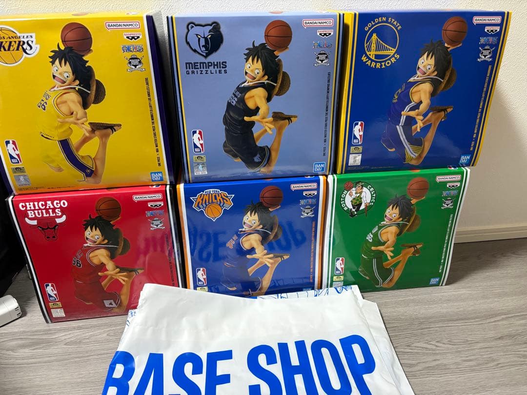 ワンピース × NBA ルフィ フィギュア 6種コンプセット　ベースショップ 即日発送】NBA ルフィ ワンピースベースショップ 6体セット - メルカリ