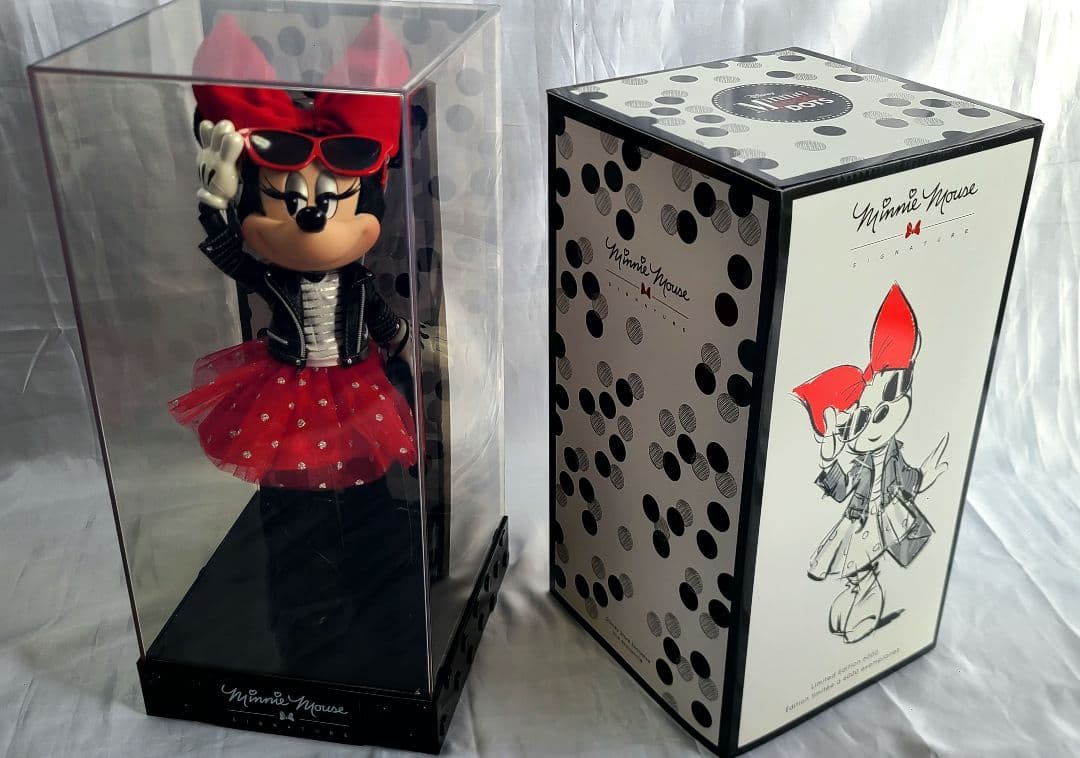 ミニーシグネチャードール Minnie Mouse Signature Minnie Mouse Signature Doll LIMITED EDITION | eBay
