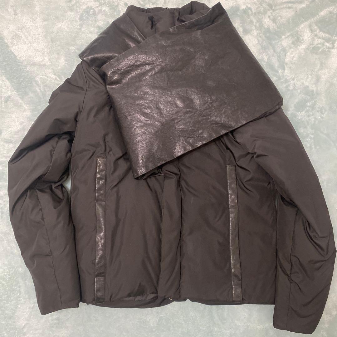 変形ダウンジャケット レザーマフラー付き