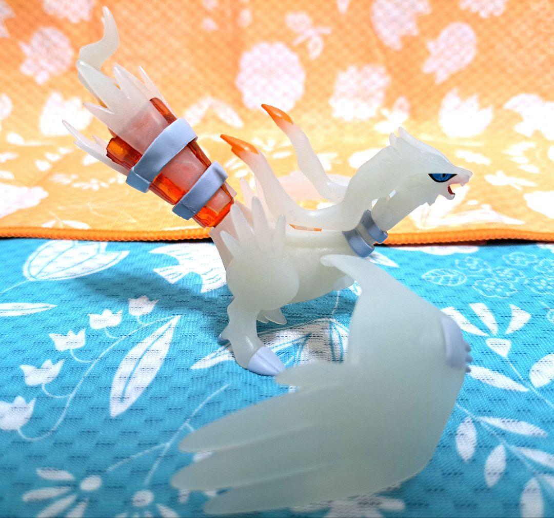 立体ポケモン図鑑】レシラム・ゼクロム(クリアバージョン) - メルカリ