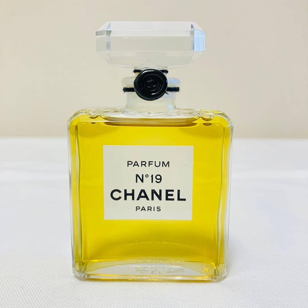 新品未使用 CHANELシャネル N°19 19番 パルファム 香水 28ml - メルカリ
