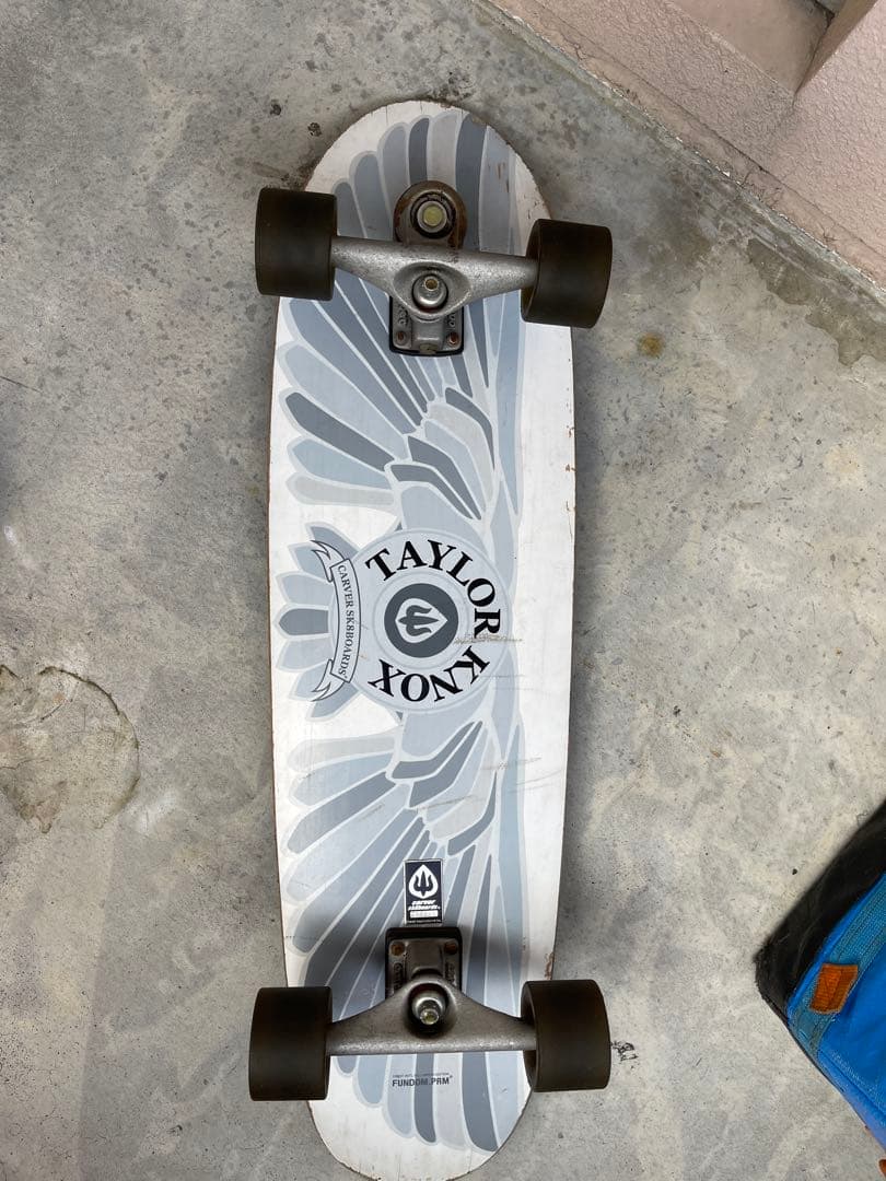 Taylor Knox スケートボード Carver Skateboards