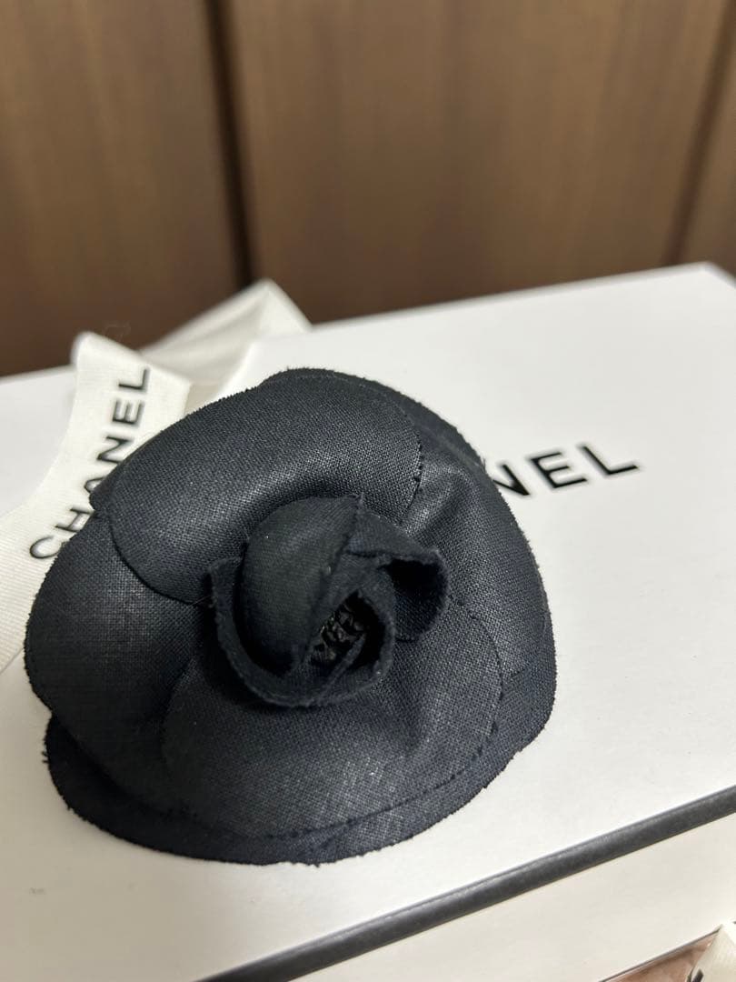 CHANEL シルク素材カメリアコサージュ刻印あり