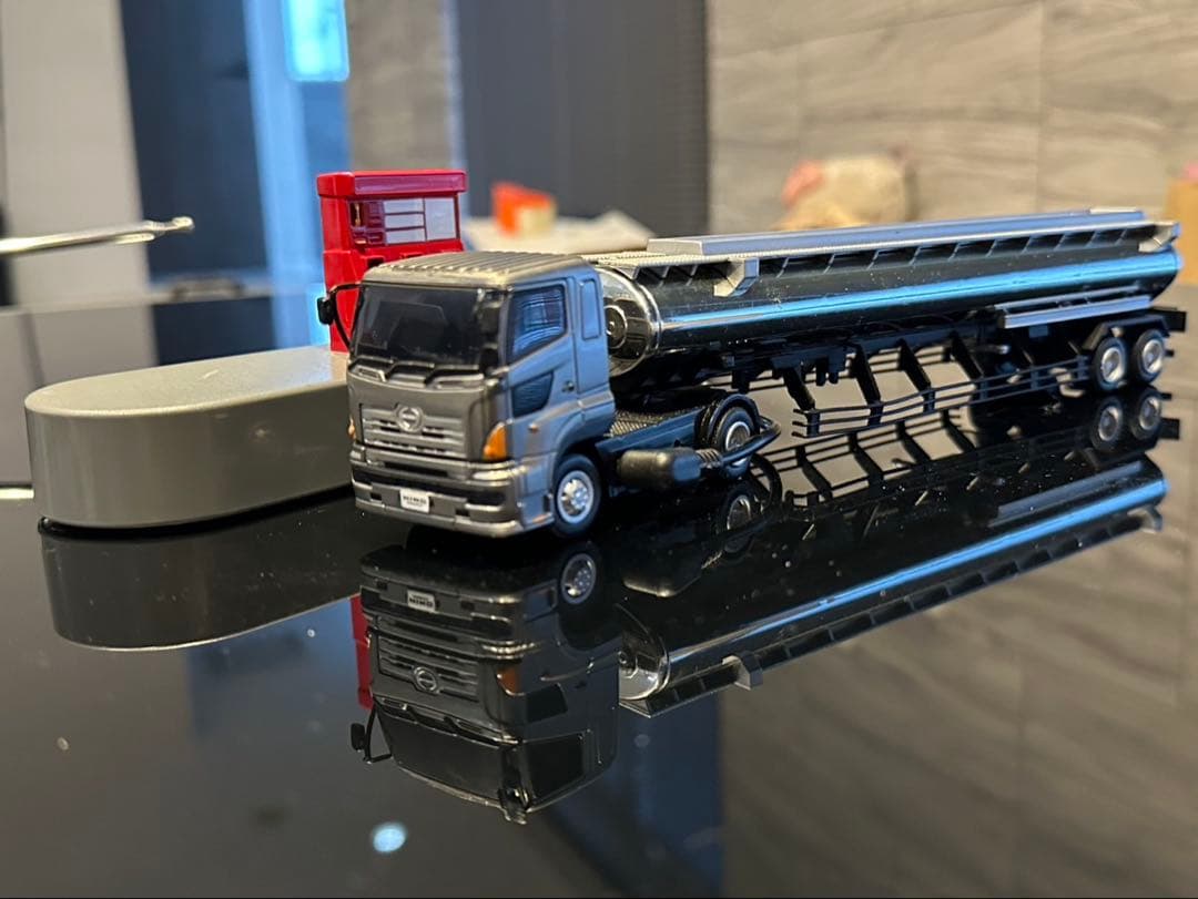 京商1/64 日野プロフィアトラクタアルミタンクトレーラー