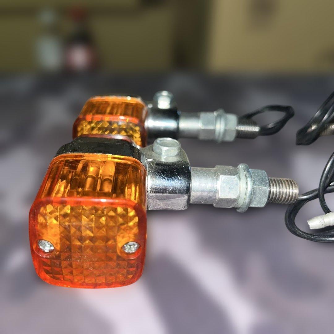 角型 ヨーロピアン ウインカー オレンジ 4個 ステー付 - メルカリ