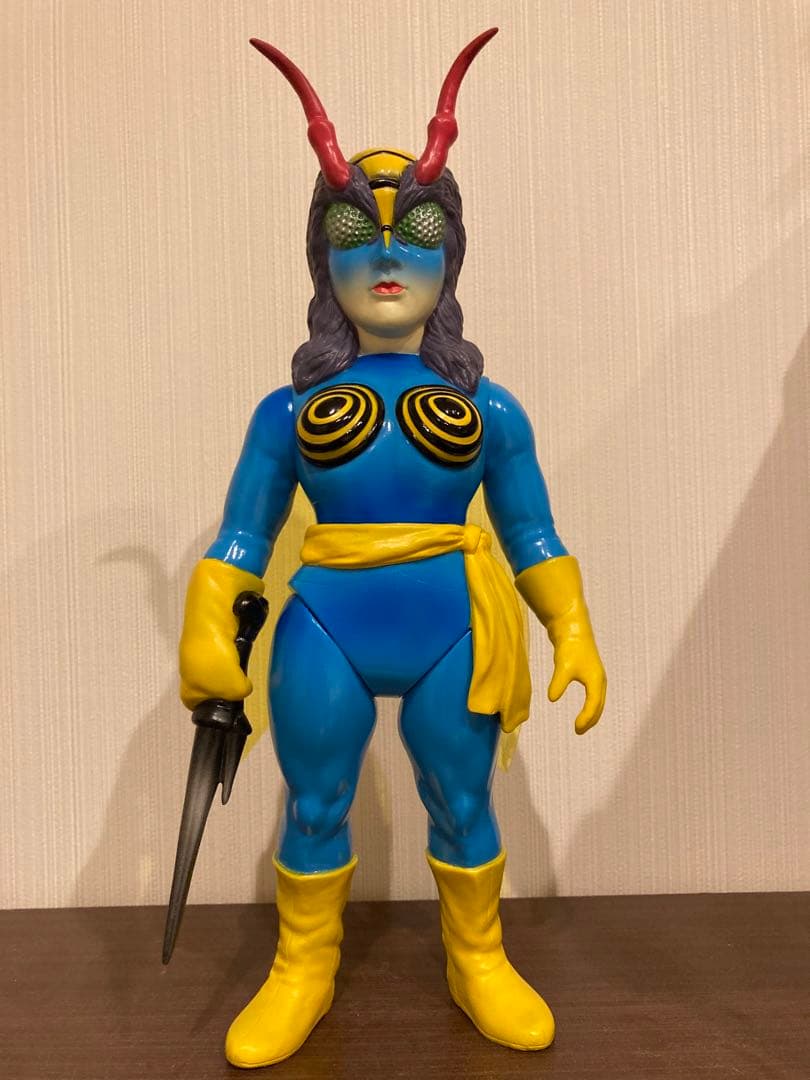 仮面ライダー 蜂女 東映レトロコレクション メディコム ソフビ - メルカリ