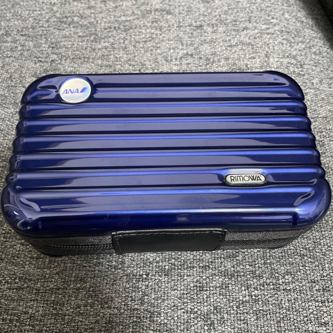 ANA ファーストクラス　リモア　トラベルポーチ ANAファーストクラスアメニティ「RIMOWA」復活して欲しい！ | マイルで
