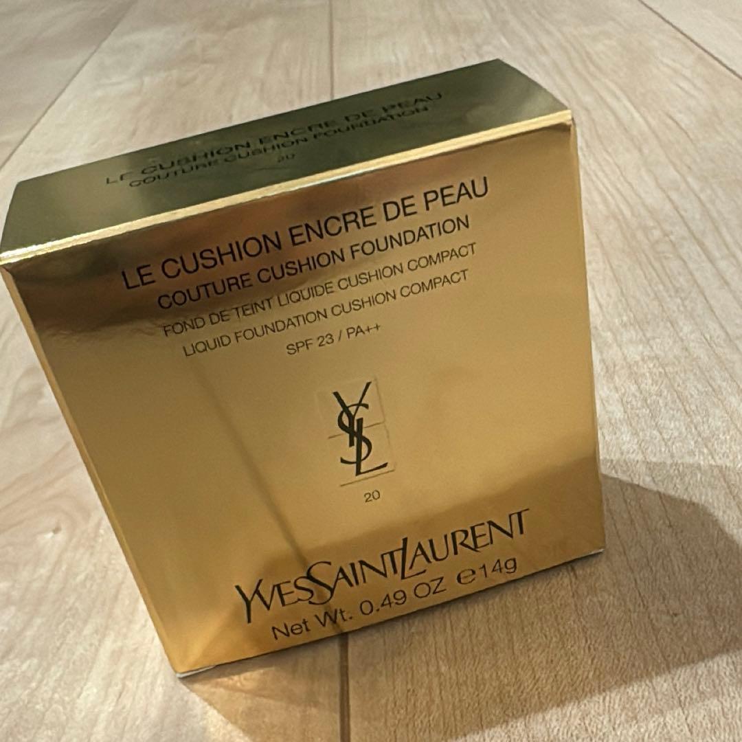 新品未使用　イブサンローラン　ファンデーション