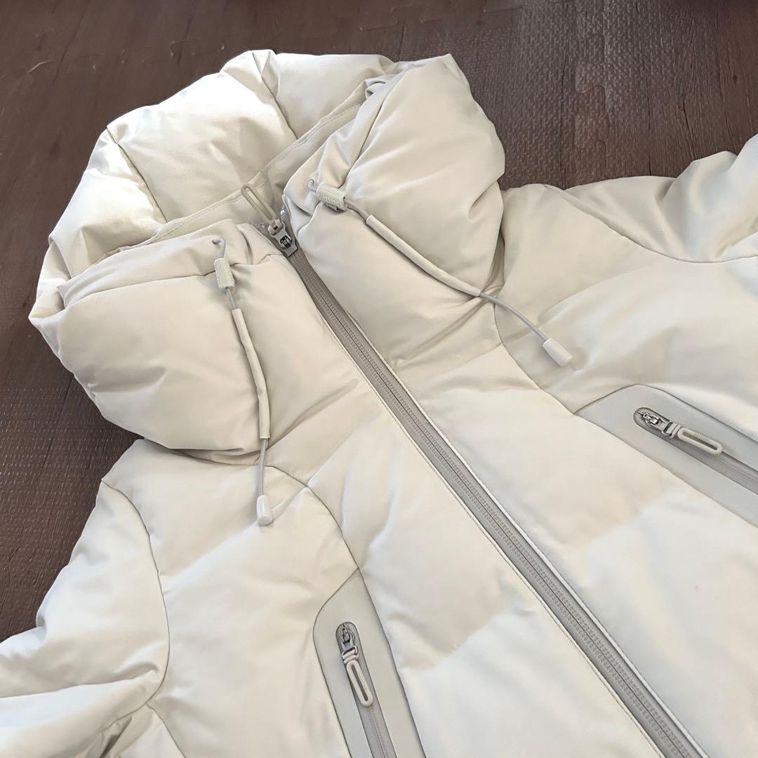 【専用】デサントオルテライン　水沢ダウン　S　マウンテニア　白　ホワイト