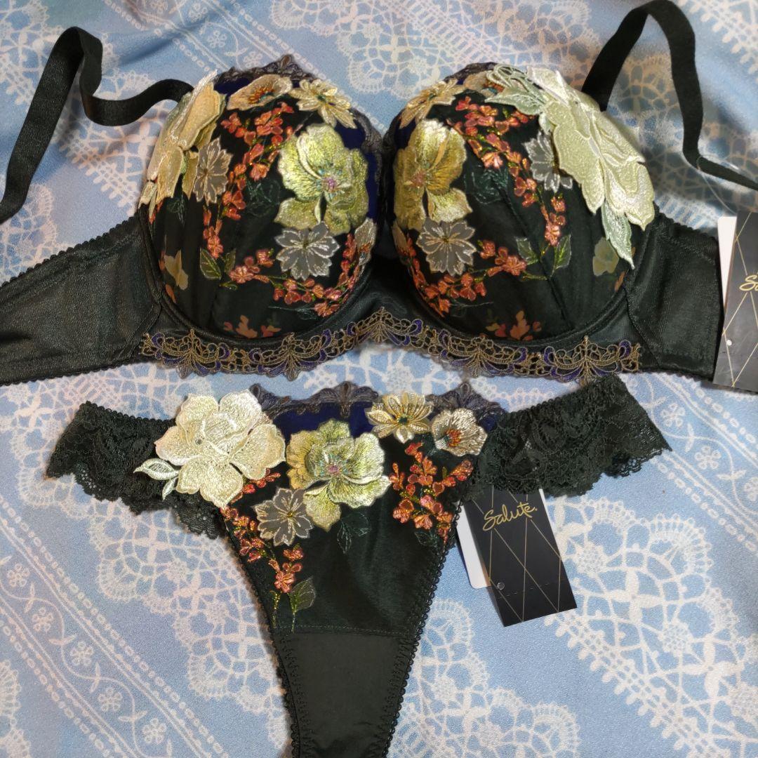 ワコールサルート　セットアップ　G 65 ＆ M 　新品