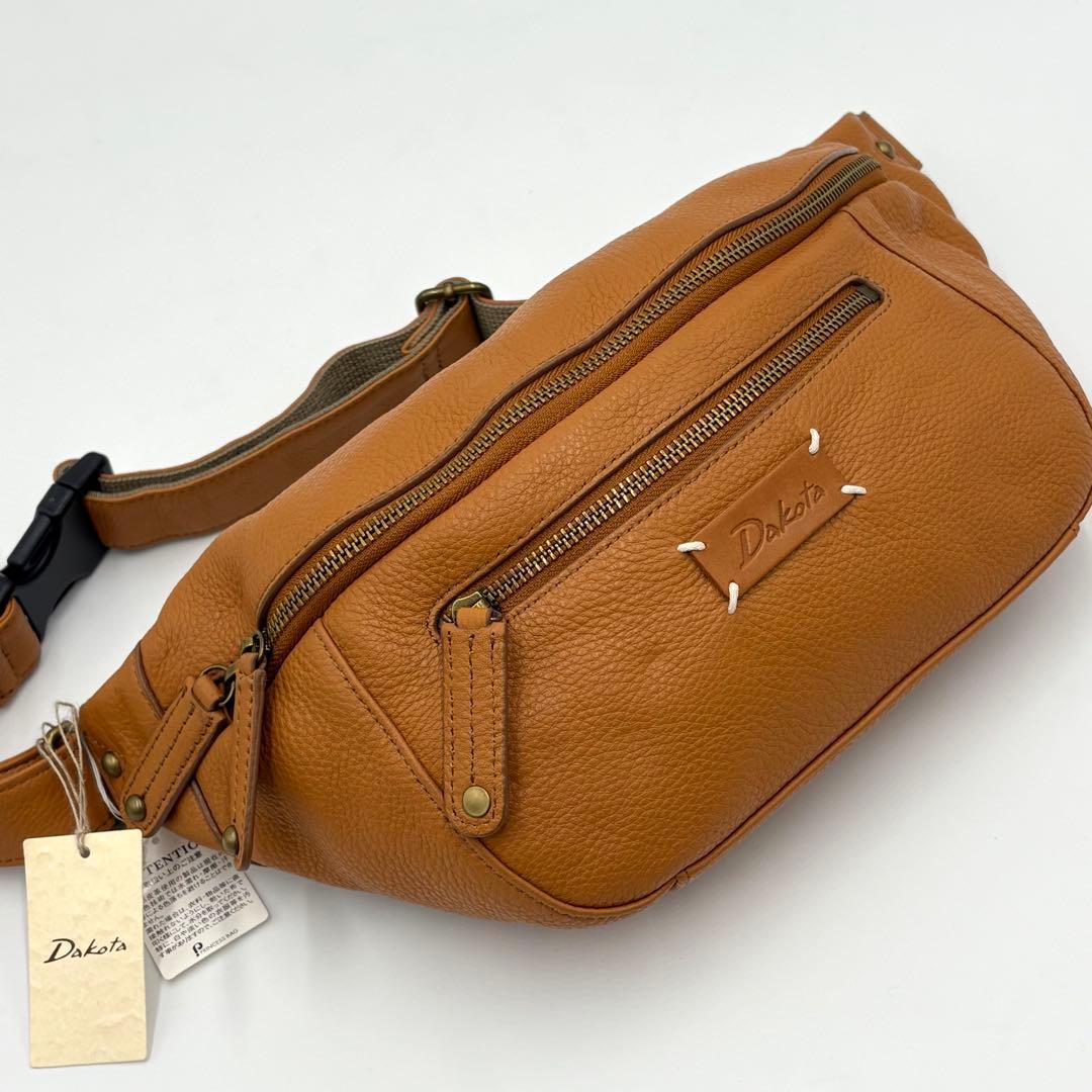 新品未使用タグ付き✨Dakota ダコタ　レザー　ボディバッグ　ポーチ