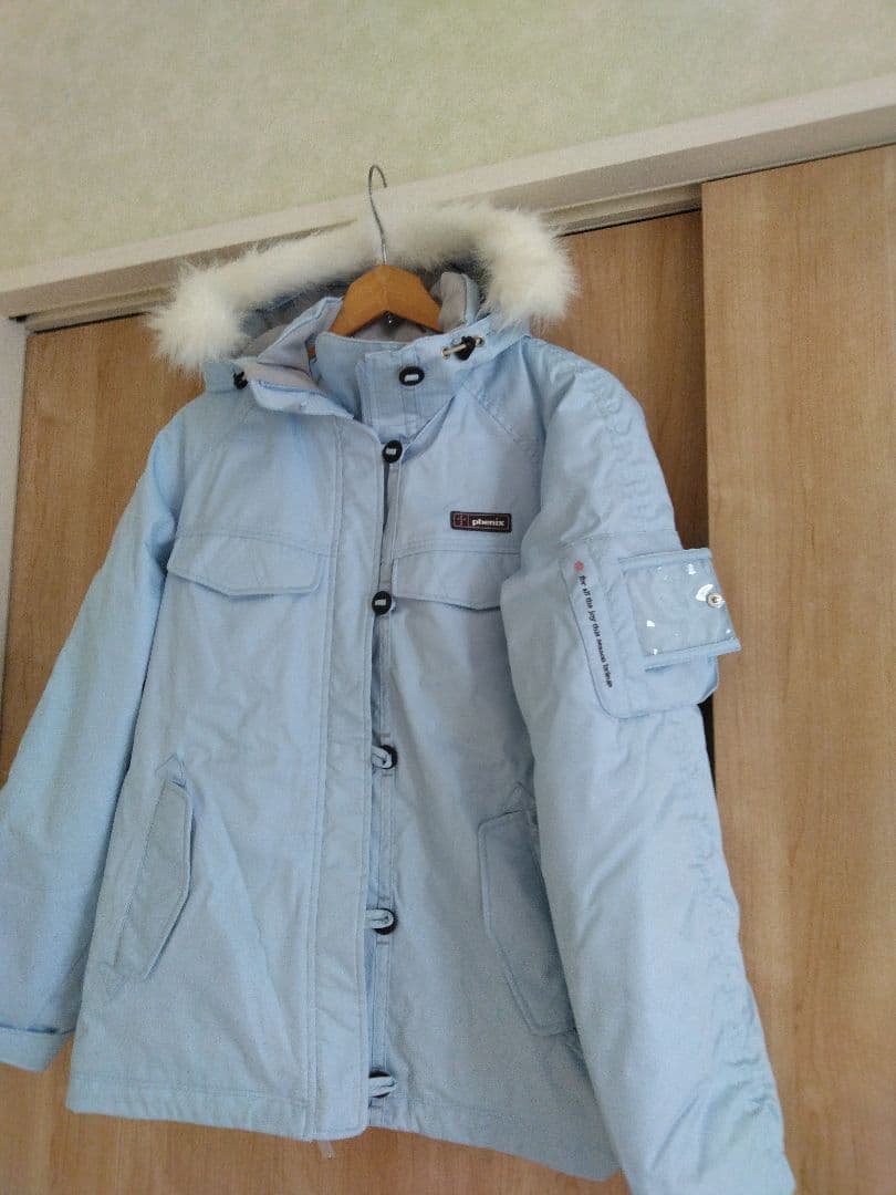 水色ファー付きジャケット