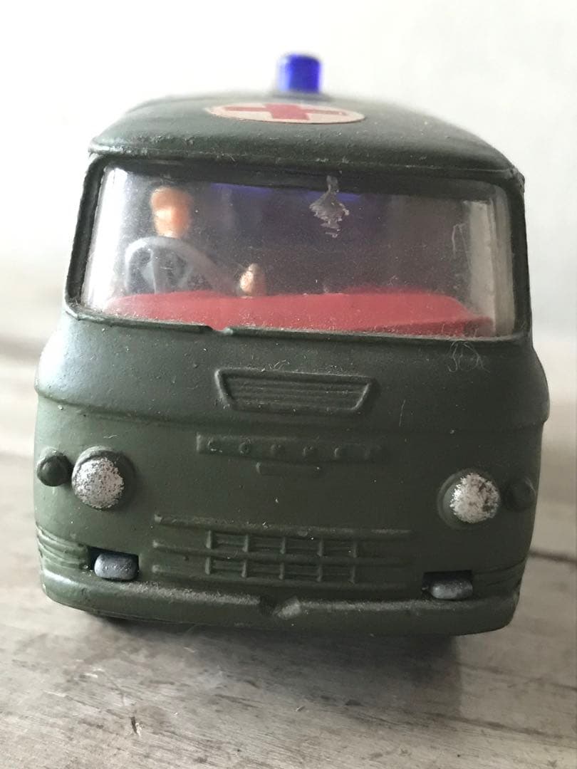 Corgi Toys 英軍アンビュランス Commer 3/4t