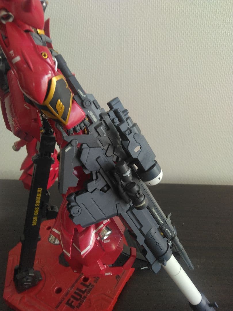 ガンプラ MG シナンジュ 全塗装完成品 バズーカ 専用台座付 - メルカリ