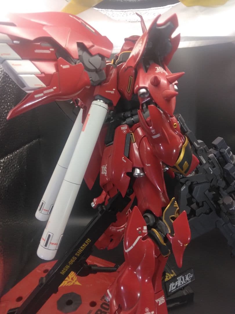 ガンプラ MG シナンジュ 全塗装完成品 バズーカ 専用台座付 - メルカリ