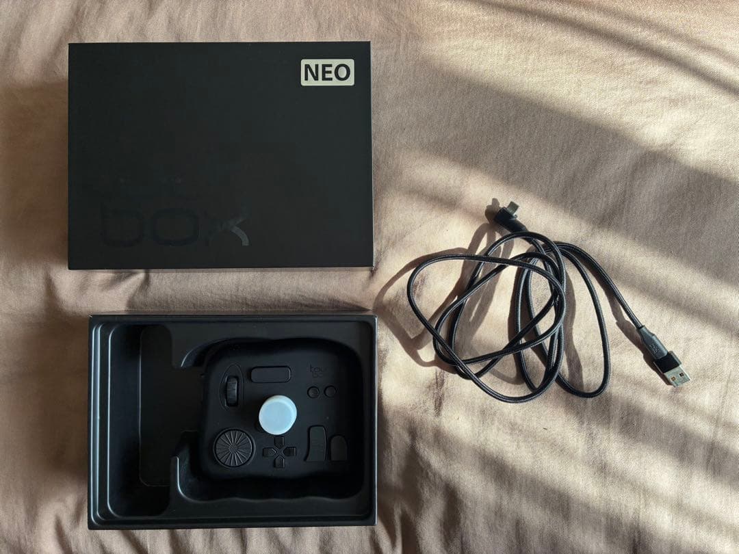 TourBox NEO 左手デバイス 箱・付属品あり