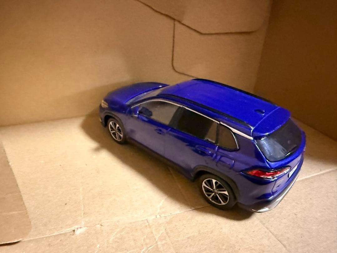 トヨタカラーサンプル まとめ売り カローラクロス2台