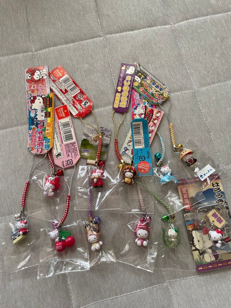 れ*ん様 ハローキティ ご当地ストラップ　11点いろいろ