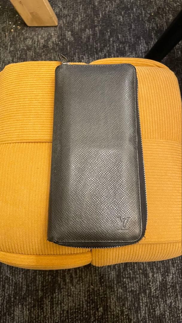 ルイヴィトン ラウンドファスナー 財布