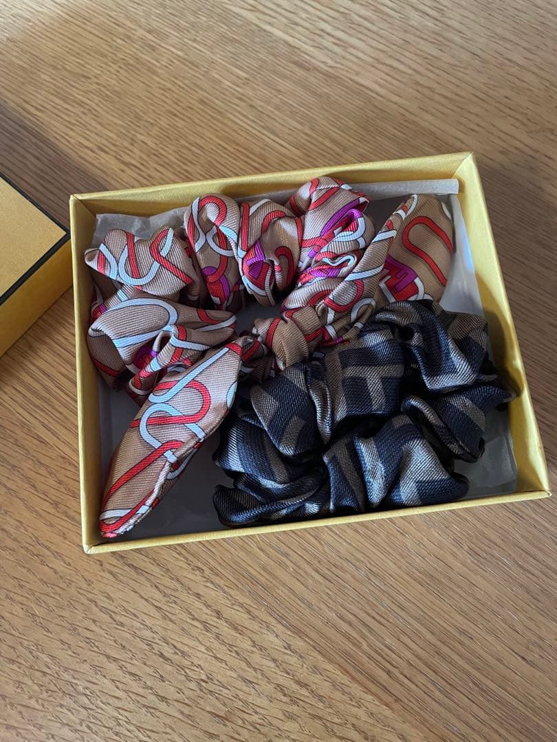 【専用】FENDI フェンディ　シュシュ　ブラウンのみ